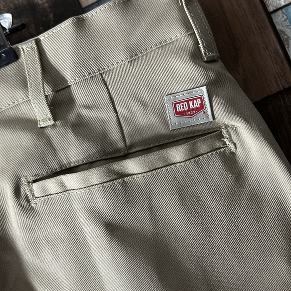 Red Kap 46  tan work pants - Picture 12 of 16